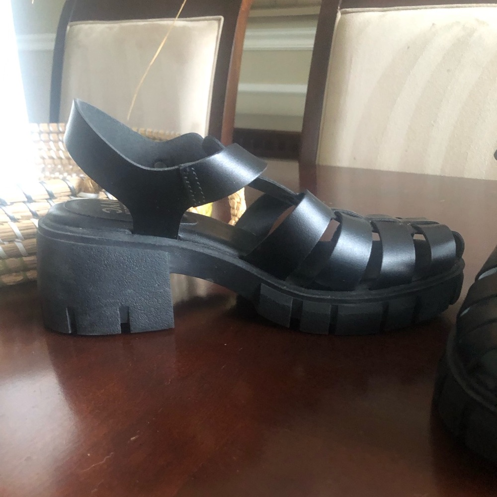 Madden Nyc Black Jelly Fisherman block heel sandals - Picture 4 of 10